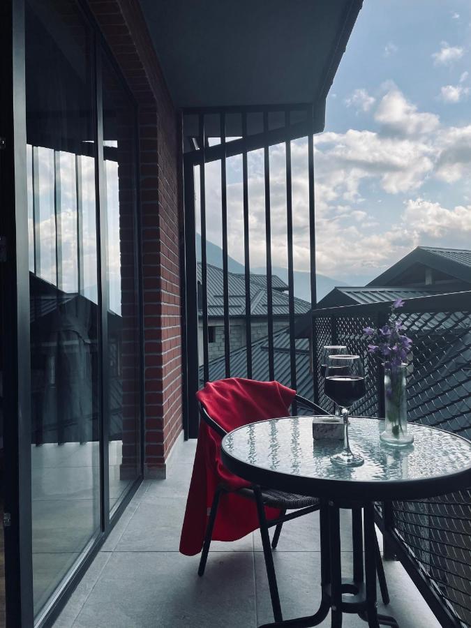 Kazbegi Stylish Apartment Bagian luar foto
