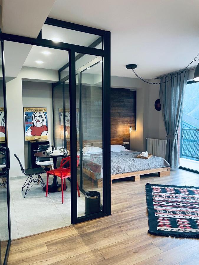 Kazbegi Stylish Apartment Bagian luar foto
