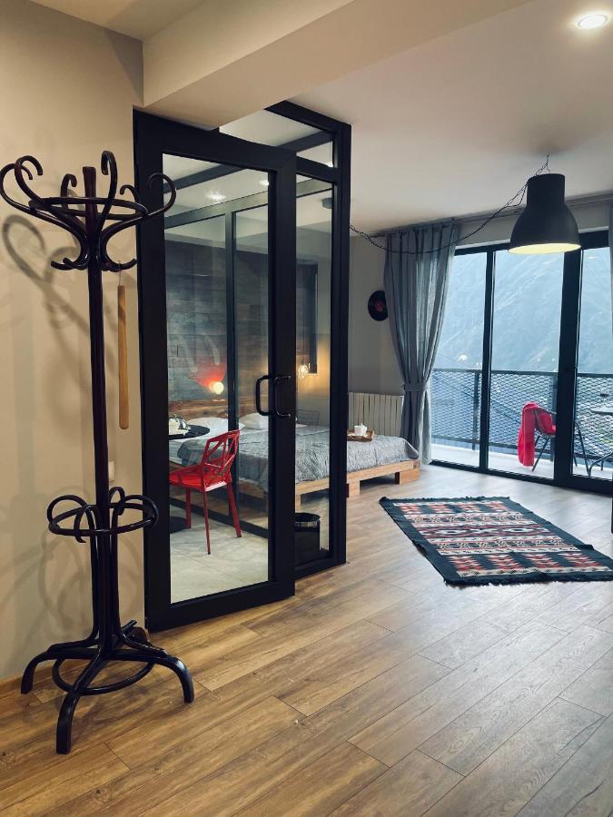 Kazbegi Stylish Apartment Bagian luar foto