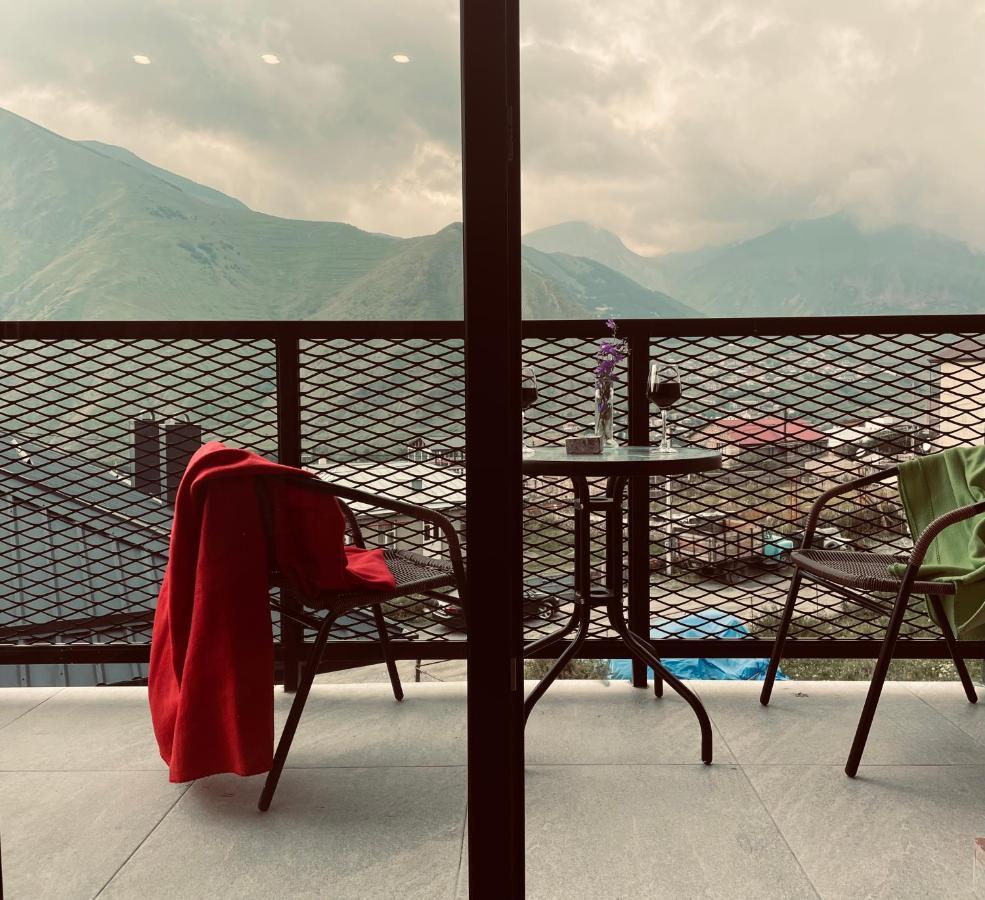 Kazbegi Stylish Apartment Bagian luar foto