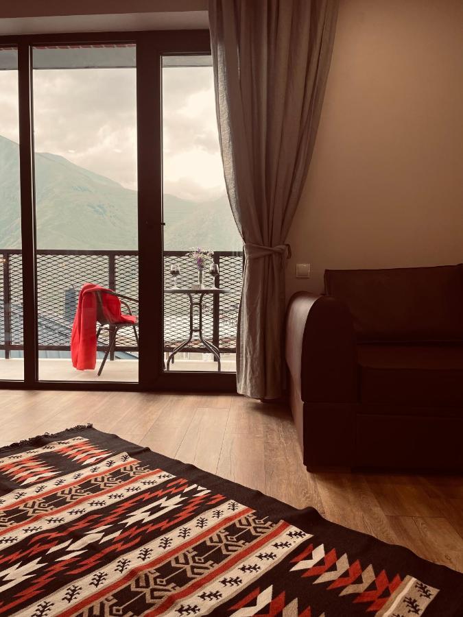 Kazbegi Stylish Apartment Bagian luar foto